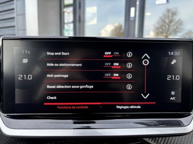 Peugeot 2008 image 8