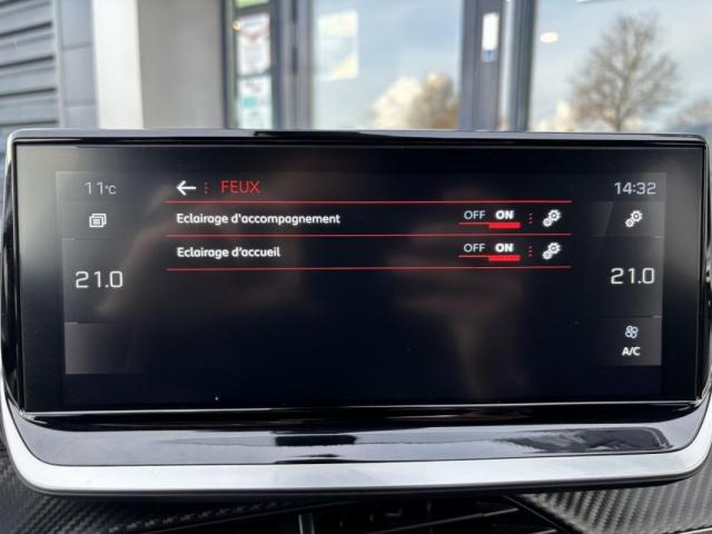 Peugeot 2008 image 3