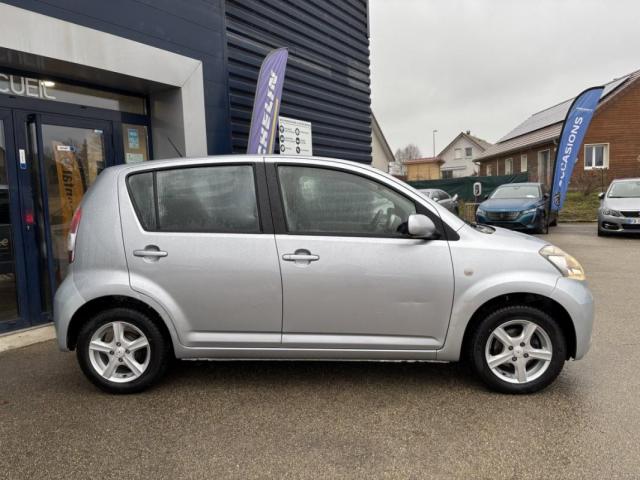 Daihatsu Sirion image 9