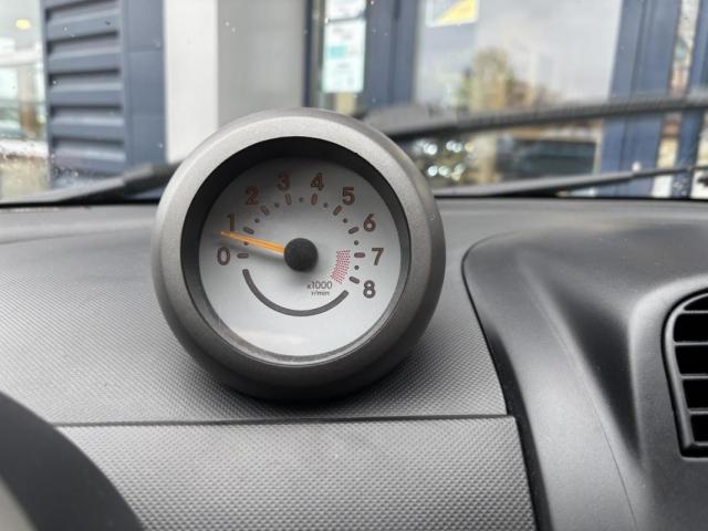 Daihatsu Sirion image 8