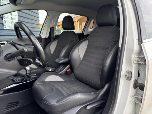 Peugeot 2008 image 5