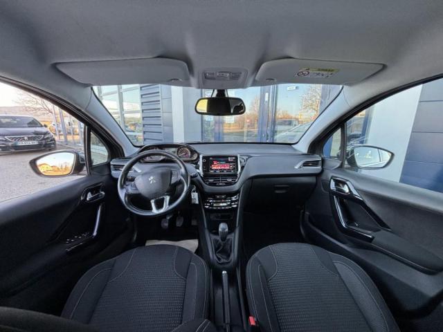Peugeot 208 image 9