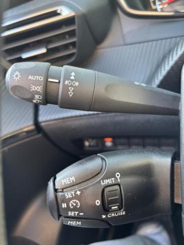 Peugeot 2008 image 3