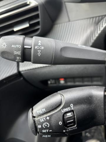 Peugeot 2008 image 2