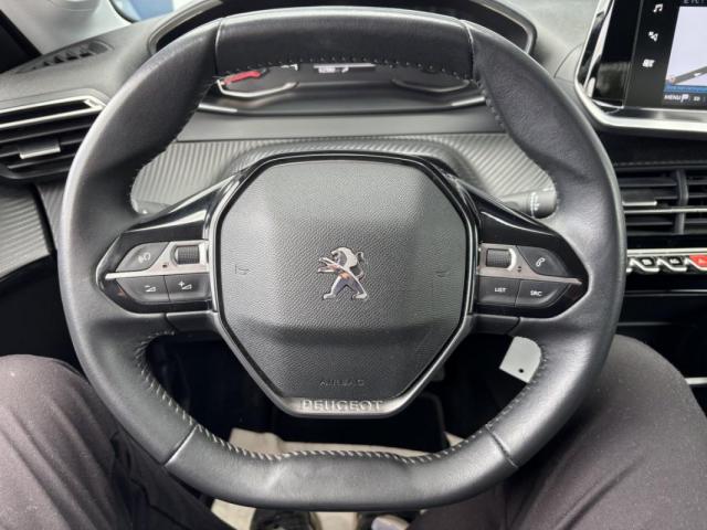 Peugeot 208 image 8