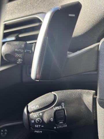 Peugeot 3008 image 2