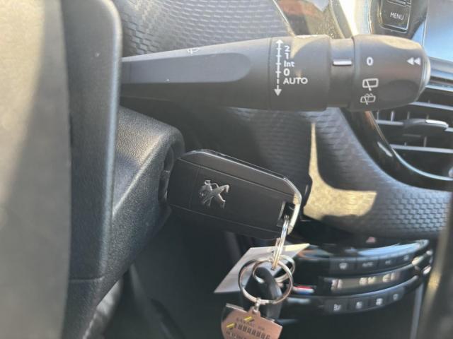 Peugeot 2008 image 5