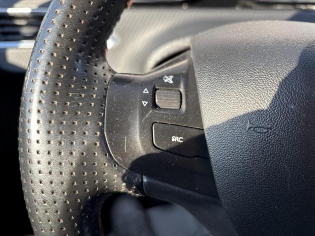 Peugeot 2008 image 8
