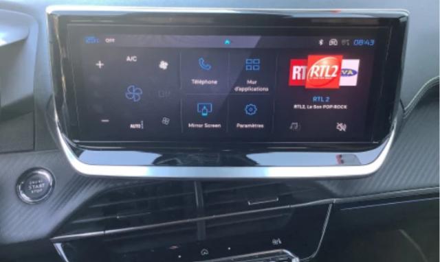 Peugeot 2008 image 2