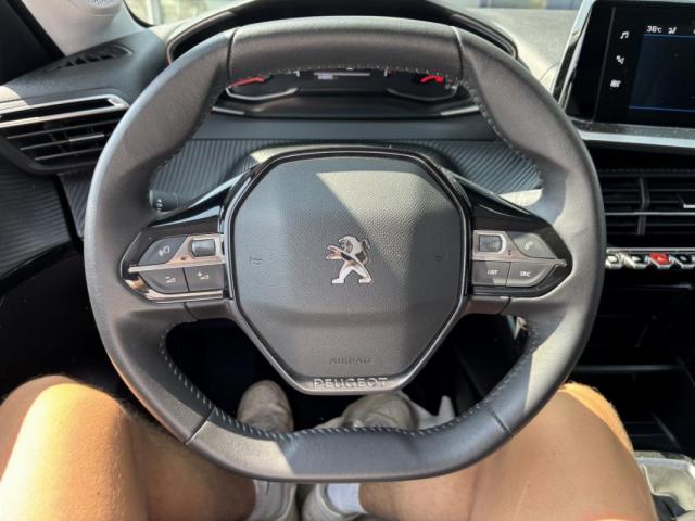 Peugeot 208 image 7