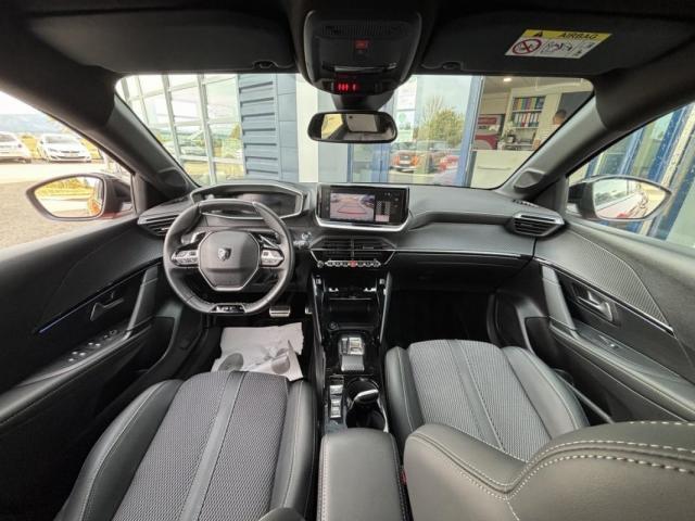 Peugeot 208 image 8