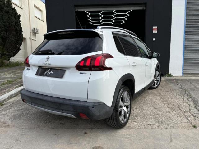 Peugeot 2008 image 5