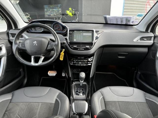 Peugeot 2008 image 7