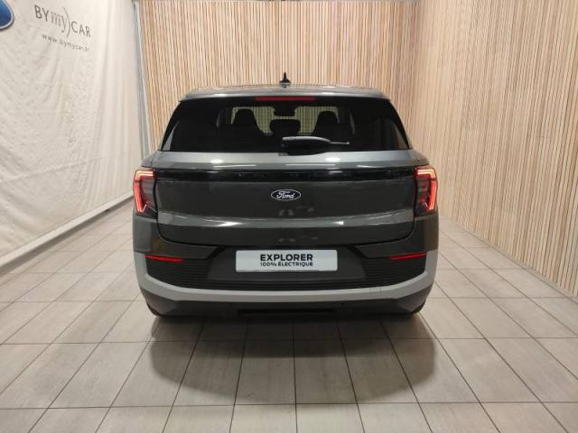 Ford Explorer image 3