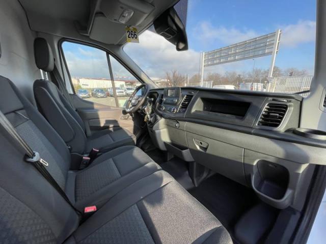 Ford Transit image 6