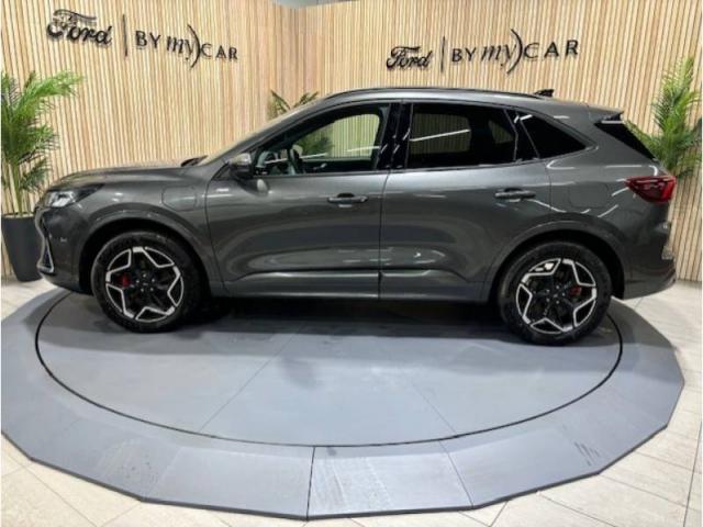 Ford Kuga image 6