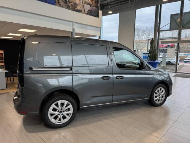 Ford Transit image 9