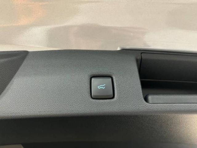 Ford Kuga image 7