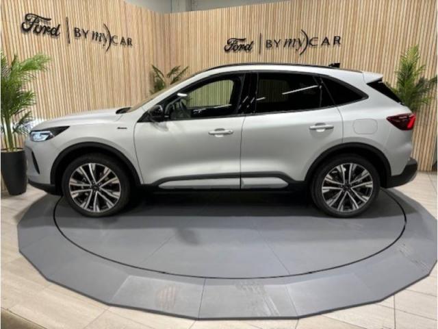 Ford Kuga image 9