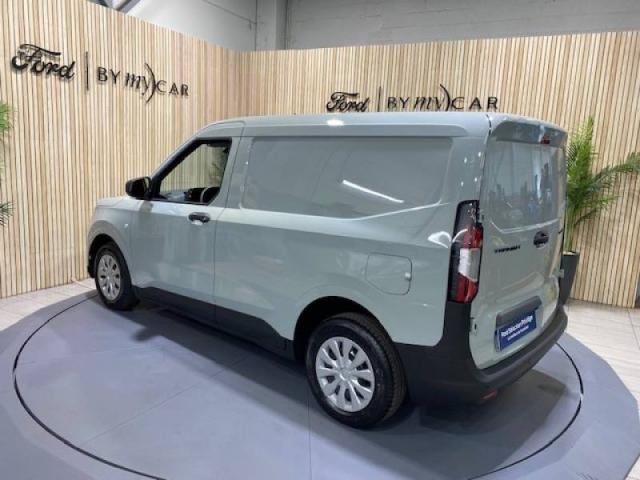 Ford Transit Courier image 1