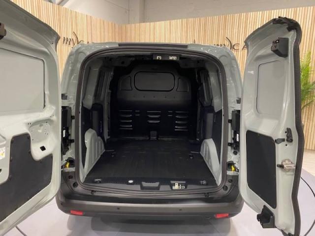 Ford Transit Courier image 1