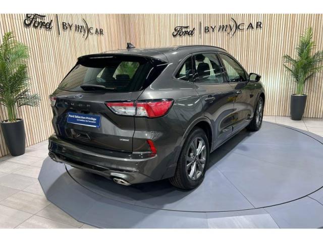Ford Kuga image 2