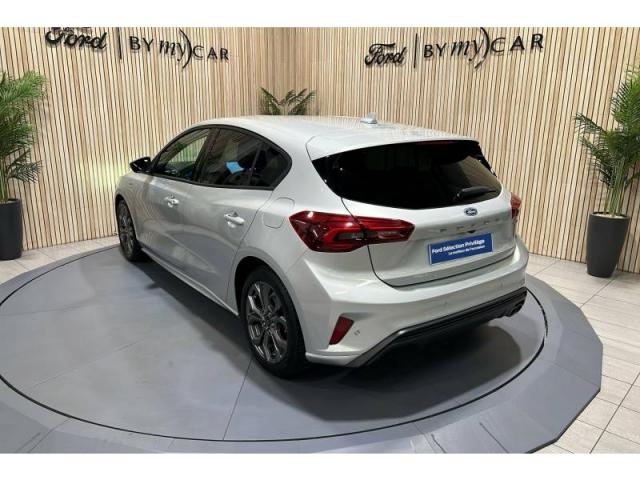 Ford Focus image 6