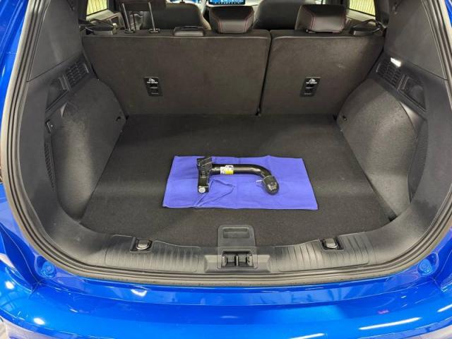 Ford Kuga image 2