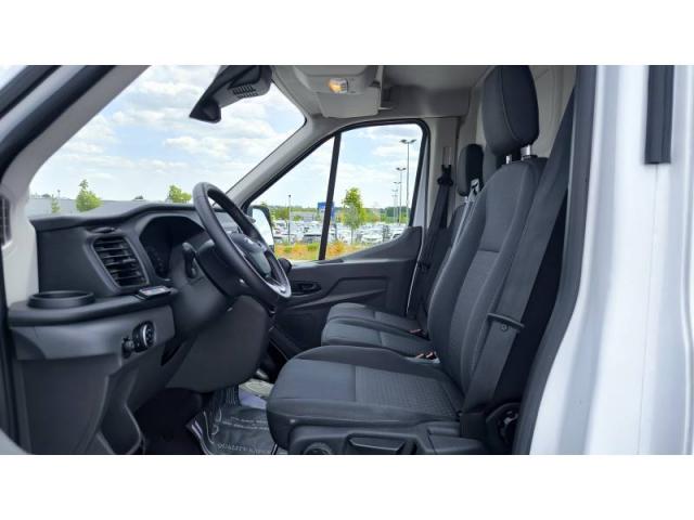 Ford Transit image 6