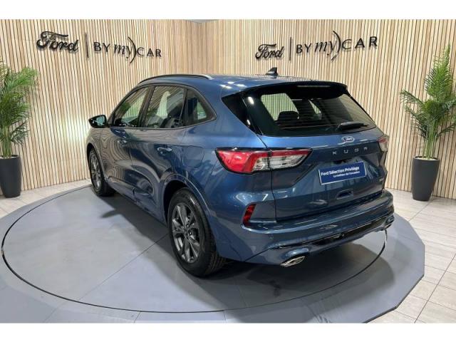 Ford Kuga image 7