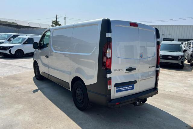 Renault Trafic image 2