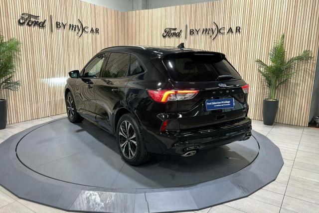 Ford Kuga image 8