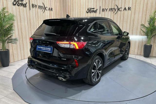 Ford Kuga image 1