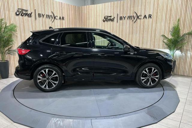 Ford Kuga image 9