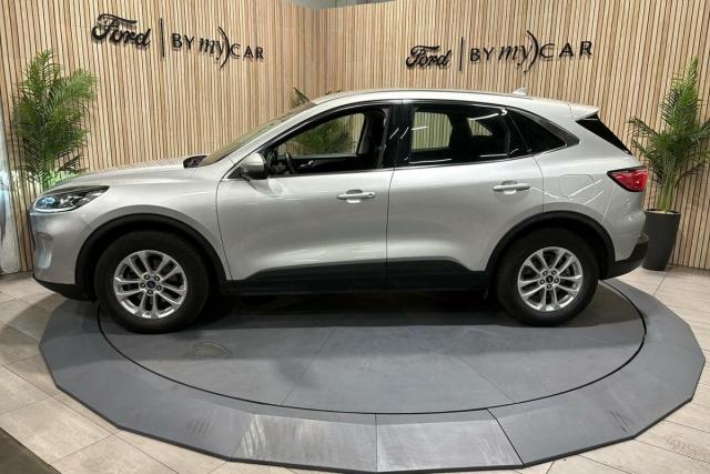 Ford Kuga image 1