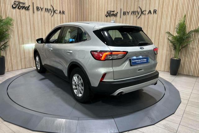 Ford Kuga image 2