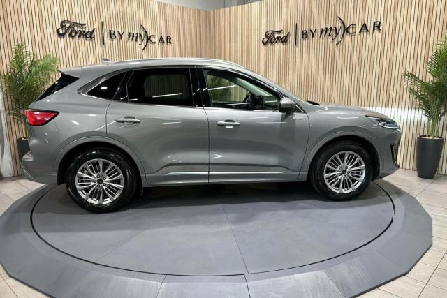 Ford Kuga image 8