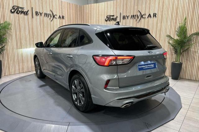 Ford Kuga image 9
