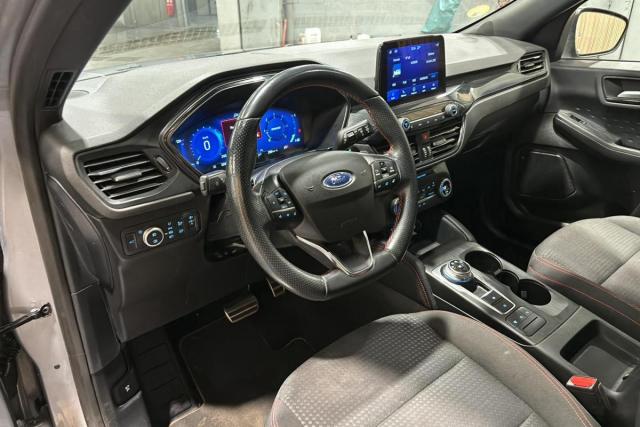 Ford Kuga image 8