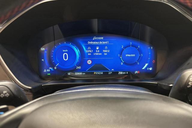 Ford Kuga image 3