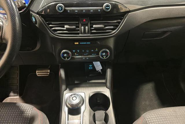 Ford Kuga image 4