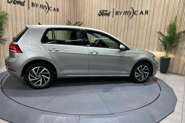 Volkswagen Golf image 8