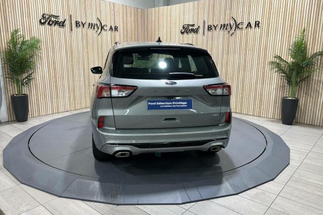 Ford Kuga image 2