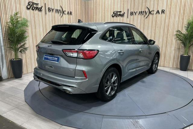 Ford Kuga image 3