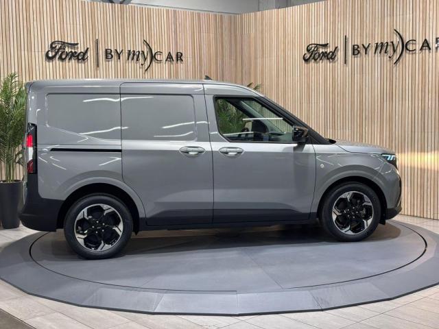 Ford Transit Courier image 3