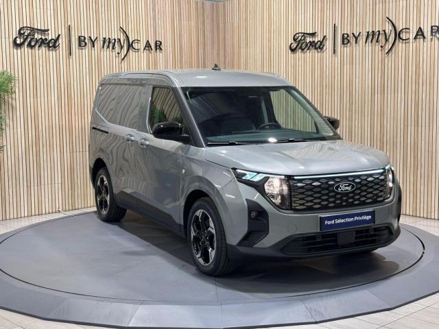 Ford Transit Courier image 5