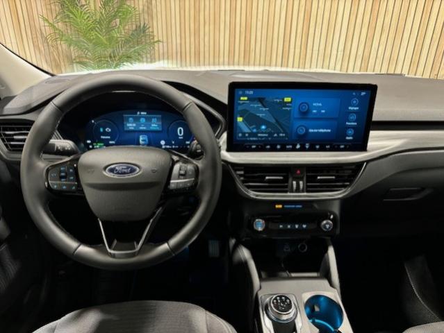 Ford Kuga image 4