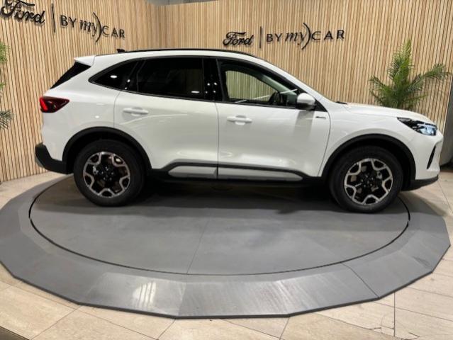 Ford Kuga image 3