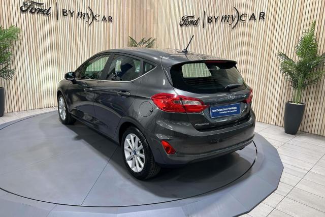 Ford Fiesta image 9