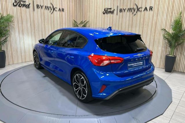 Ford Focus image 2